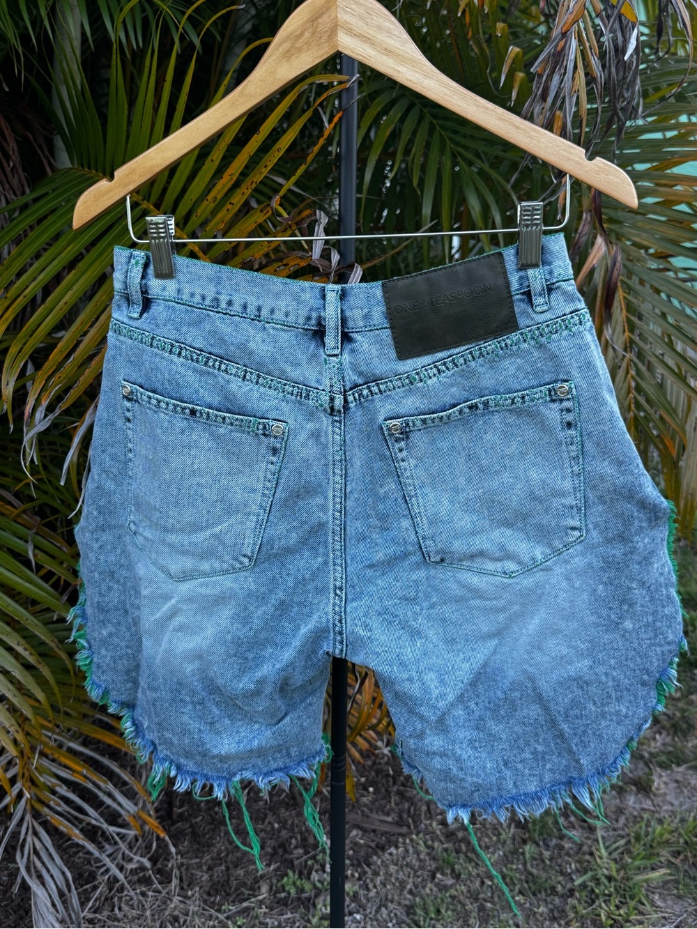 Free People x One Teaspoon Frankie shorts size 26 - Picture 3 of 12